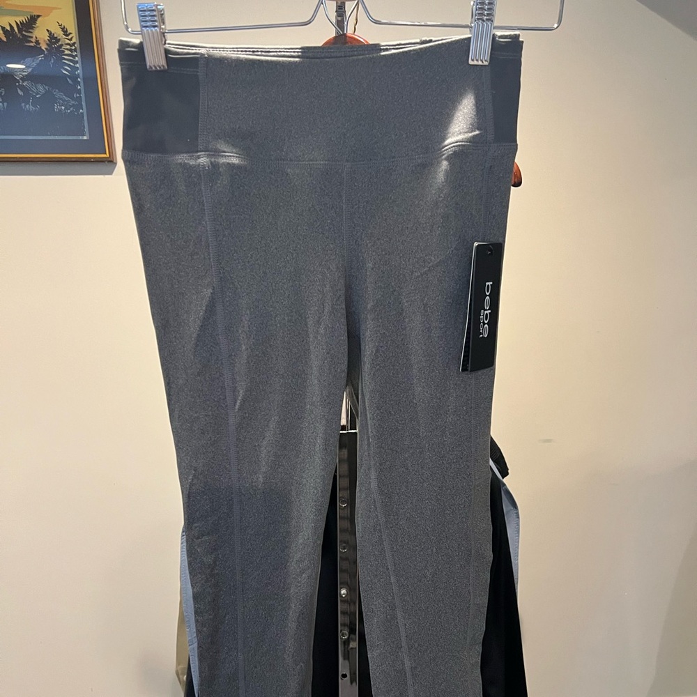 Women’s 2pc Leggings Bundle
BeBe  w/Hip Pockets(Gray)

Pink w/Pockets(Blk)